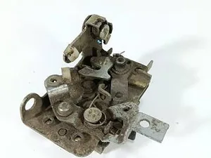 Замок дверей Правий Передній 90120865 Opel Kadett