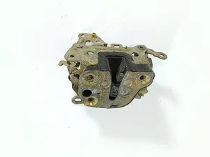Замок дверей Правий Передній 90275106 Opel Omega A