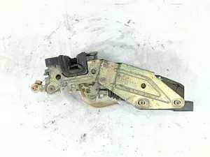 Замок дверей Правий Передній 90277856 Opel Vectra A
