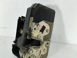 Замок дверей Правий Передній 90561154 Opel Astra G 1998-2004