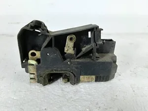 Замок дверей Правий Передній 90561154 Opel Astra G 1998-2004