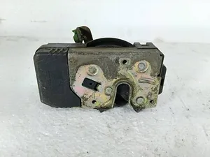 Замок дверей Правий Передній 90561154 Opel Astra G 1998-2004