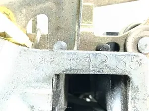 Замок дверей Правий Передній A2027201235 Mercedes W202, W210