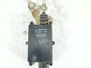 Замок дверей Правий Передній Mitsubishi Pajero 1983-1991
