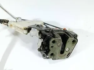 Замок дверей Правий Задній 8255279907 Nissan Maxima 1995-2000