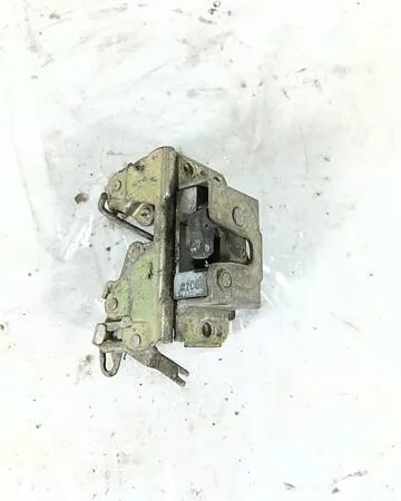 Замок дверей Правий Задній 90159255 Opel Kadett
