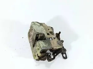 Замок дверей задній лівий Mitsubishi Pajero