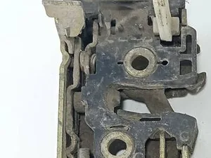 Замок дверей задній правий 357839016 Volkswagen Passat B3, B4