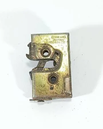 Замок дверей задній правий 357839016B Volkswagen Passat B3, B4