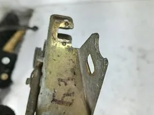 Замок капота 867823509 Volkswagen Passat B3