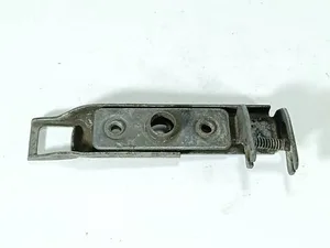 Замок капота нижній A9067500450 Mercedes Sprinter w906