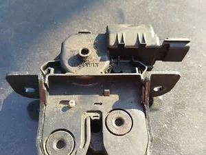 Замок кришки багажника 846300003R Renault Megane III