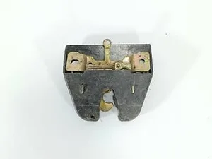 Замок кришки багажника 893827505A Audi 80 B3