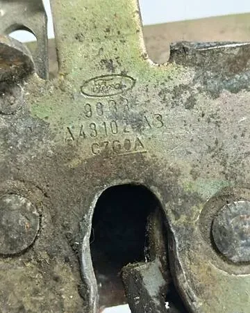 Замок кришки багажника 90BBA43102AB Ford Sierra