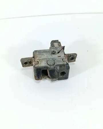 Замок кришки багажника BMW E34